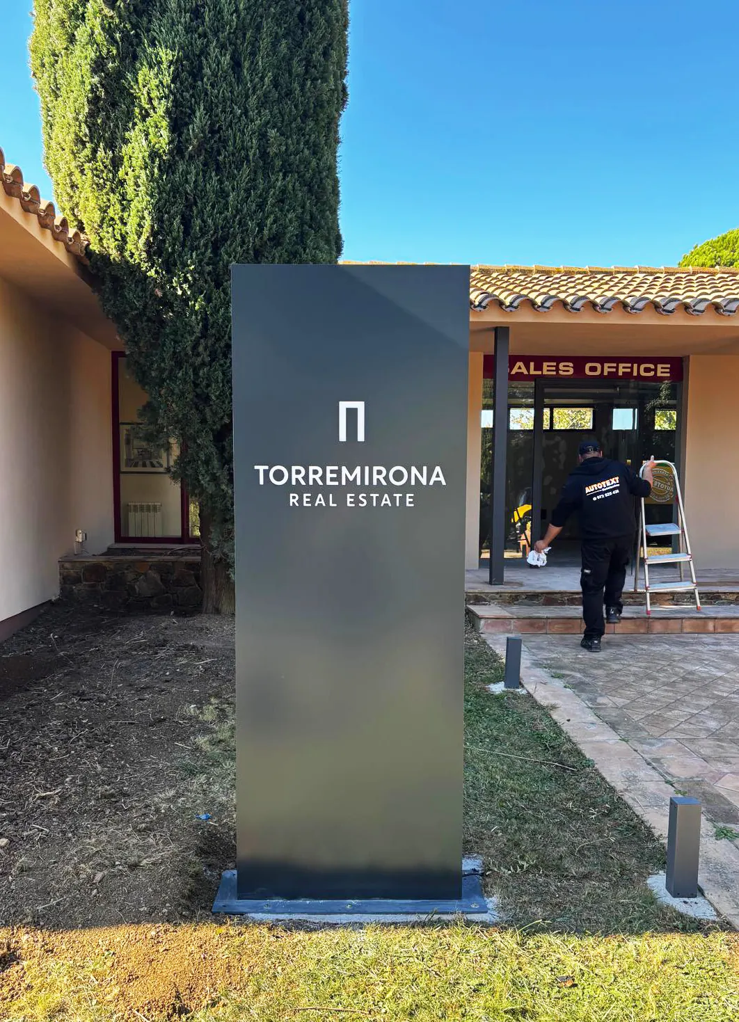 senyaletica-totem-immobiliaria-girona